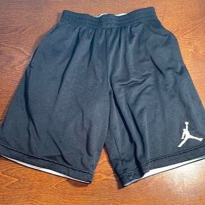 Alr Jordan youth medium reversible black and white shorts